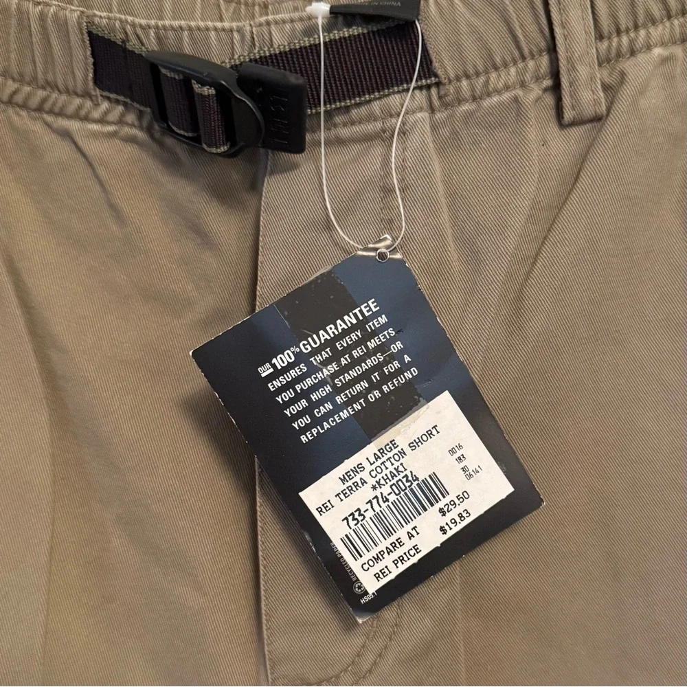 Vintage 90s REI Men’s Terra Cotton Khaki Belted Cargo Shorts 10” Inseam
